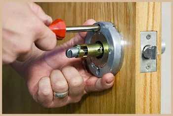 Elite Locksmith Services Kansas City, MO 816-826-3083 - 6-locks-replace